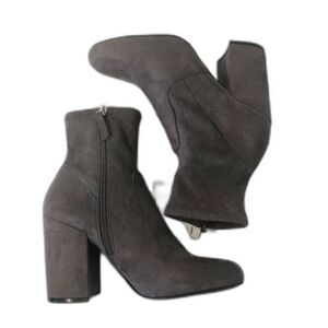 STEVE MADDEN Boots Women's Size 7 M Gray Gaze Faux Suede Ankle Booties NWT